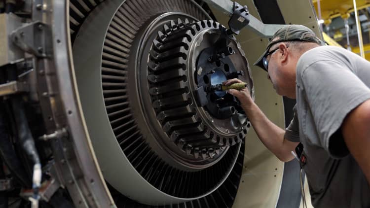 Why airlines like American are scrambling to make engines last longer